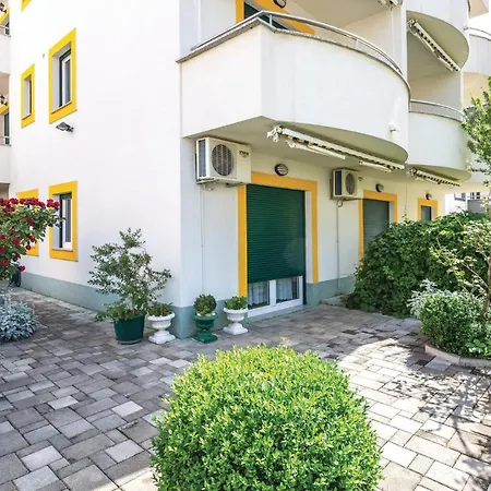 Lovely In With Wifi Appartement