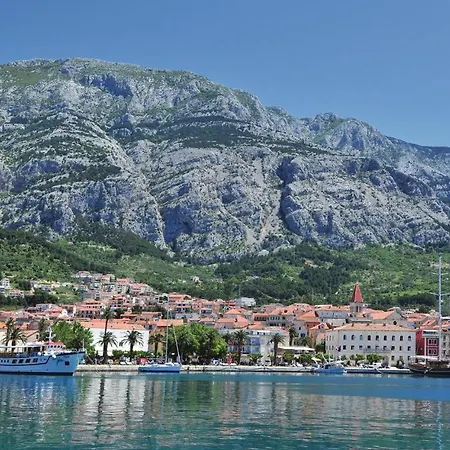 Appartement Lovely In With Wifi Makarska