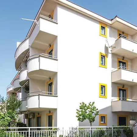 Lovely In With Wifi Appartement Makarska